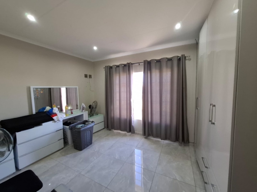 4 Bedroom Property for Sale in Waterkloof East North West